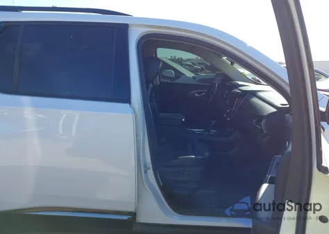 2019 Chevrolet Traverse Premier z USA, uszkodzony, nr VIN 1GNERKKWXKJ308578